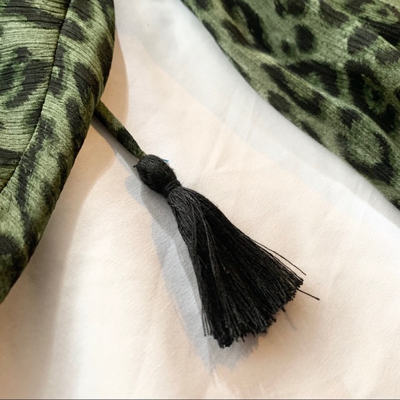 NEW 💋 Lovestitch Green Leopard Cut Out Dress - Picture 6 of 7